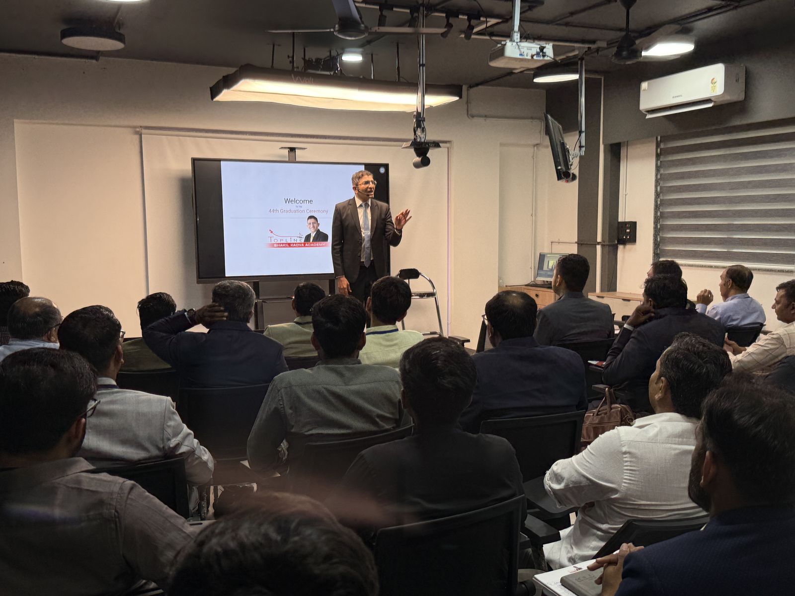 Shakil Kadva leading a live MSME strategy session